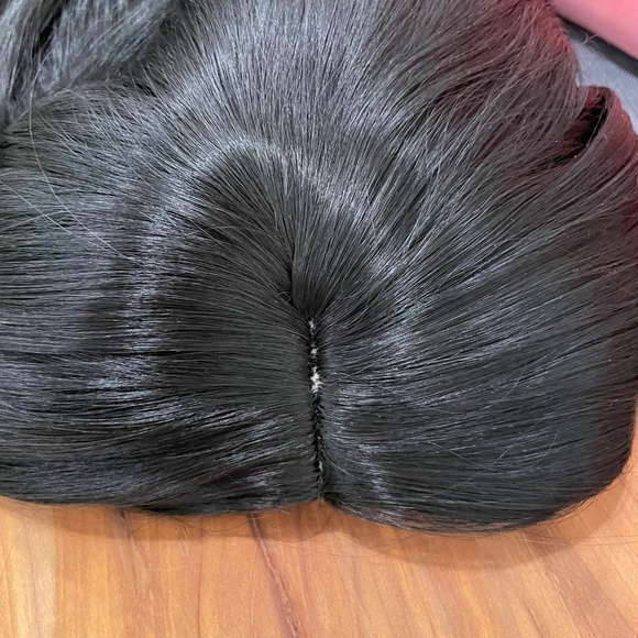 ARDA WIGS Black Long Wavy Classic Wig - Picture 5 of 12